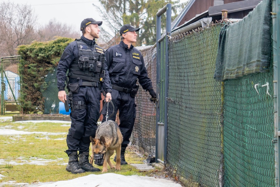 PČR kontrola chat Bruntál.jpg